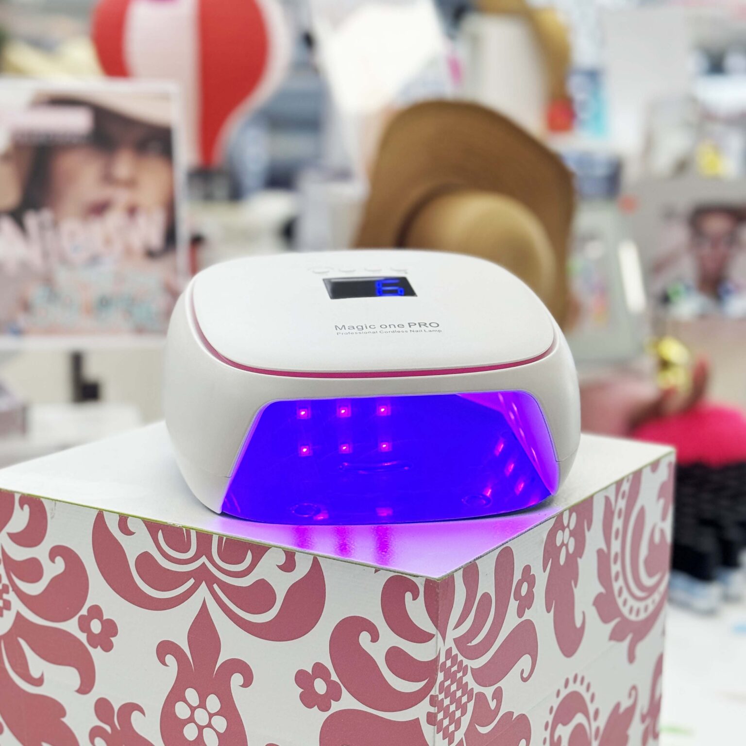 Super leuke Draadloze Led/UV lamp 80W hoog vermogen Mooi functioneel 8u Autonomie– pink Uv licht– auto-timer 30- 60en 90sec no pain mode- Sfeerverlichting
